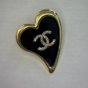 Elegant Beautiful Brooch 💎